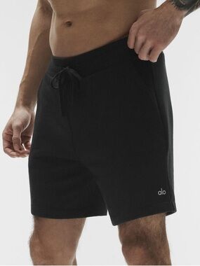 ALO Yoga /// Men's Chill Sweat Shorts - Size Large